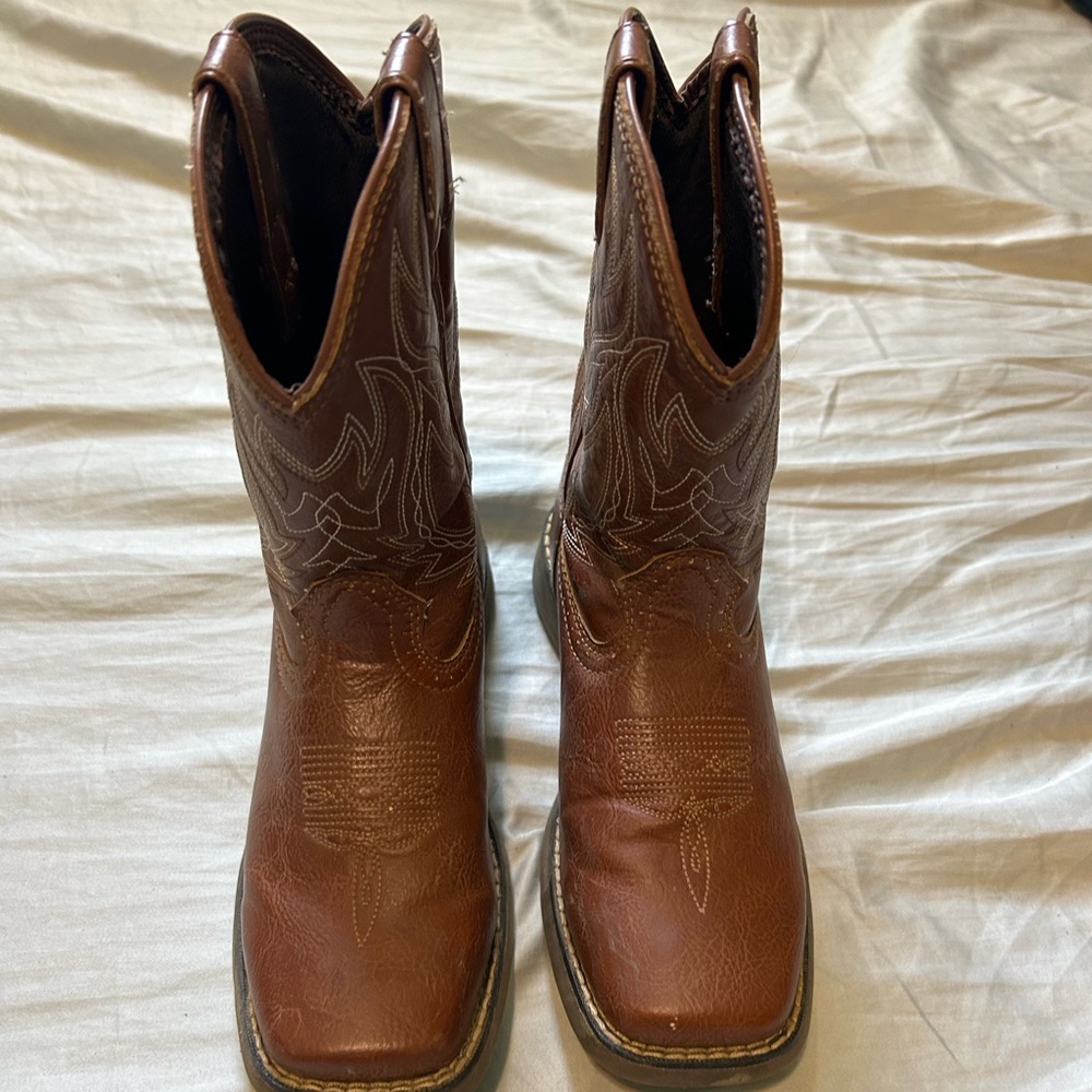 Boys Durango cowboy boots. Size 3.